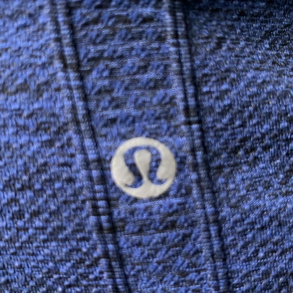 Lululemon size 6 short sleeve top - Picture 5 of 5